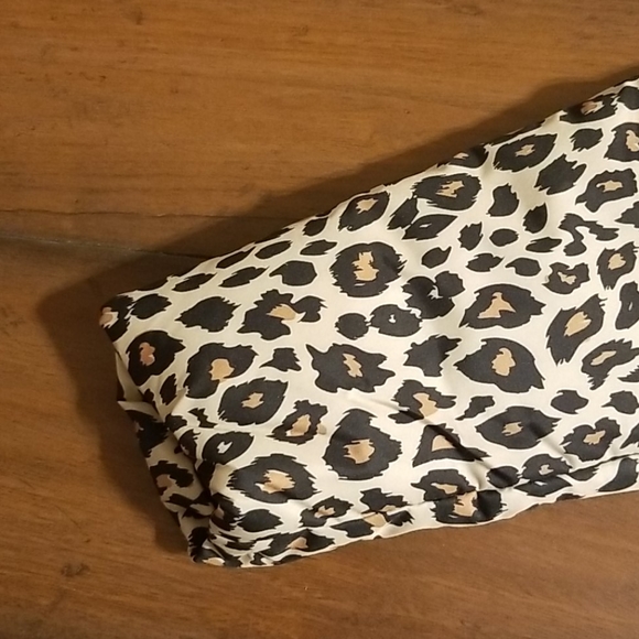 3T Leopard Hooded Puffer Jacket - Picture 8 of 10